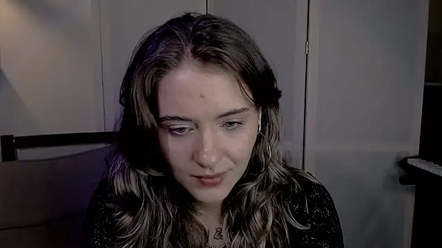 Snapshot of risha_laas chatting on December 6, 7:34 pm risha laas online show from December 6, 7:34 pm