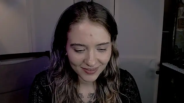 Snapshot of risha_laas chatting on December 7, 1:47 am risha laas online show from December 7, 1:47 am