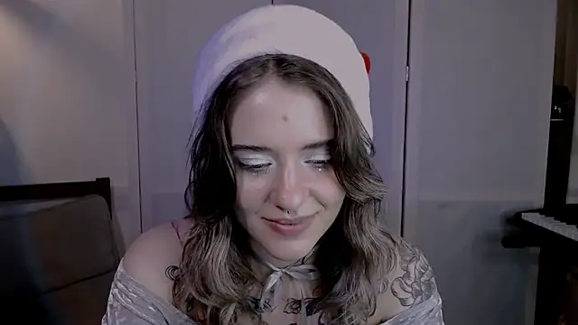 Snapshot of risha_laas chatting on December 24, 9:22 pm risha laas online show from December 24, 9:22 pm