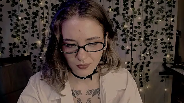 Snapshot of risha_laas chatting on February 9, 8:24 pm risha laas online show from February 9, 8:24 pm