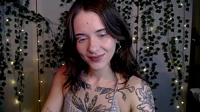 risha laas online show from May 14, 8:04 pm