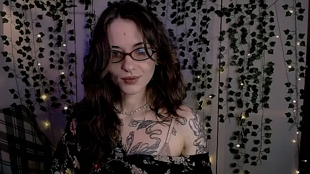 risha laas online show from May 28, 8:06 pm