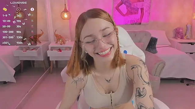 Snapshot of LITTLE-VIVI chatting on March 5, 10:11 am LITTLE-VIVI online show from March 5, 10:11 am