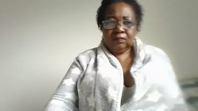 Snapshot of KinkyRicoSaisyours chatting on May 5, 8:33 am KinkyRicoSaisyours online show from May 5, 8:33 am