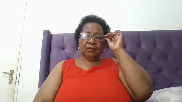 Snapshot of KinkyRicoSaisyours chatting on June 13, 12:58 pm KinkyRicoSaisyours online show from June 13, 12:58 pm