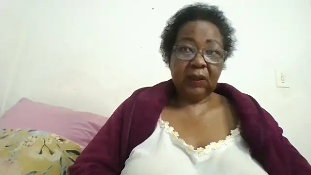 Snapshot of KinkyRicoSaisyours chatting on June 17, 5:54 am KinkyRicoSaisyours online show from June 17, 5:54 am