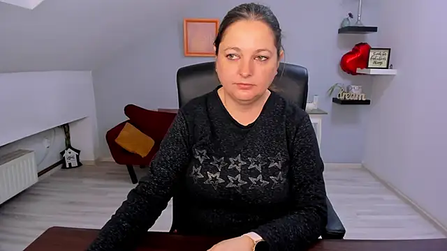 LollaGirl online show from March 30, 3:18 am