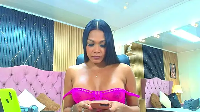 BARBIE BROWNN online show from March 11, 2:01 pm