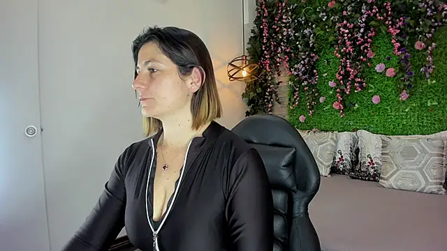 SarahDeyvis online show from March 2, 1:51 pm