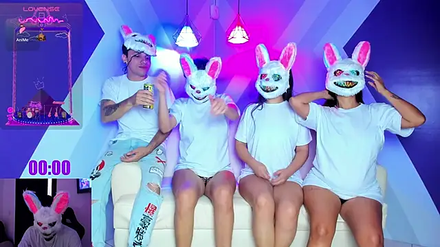 Snapshot of big_sensation_21 chatting on October 31, 3:35 pm big sensation 21 online show from October 31, 3:35 pm