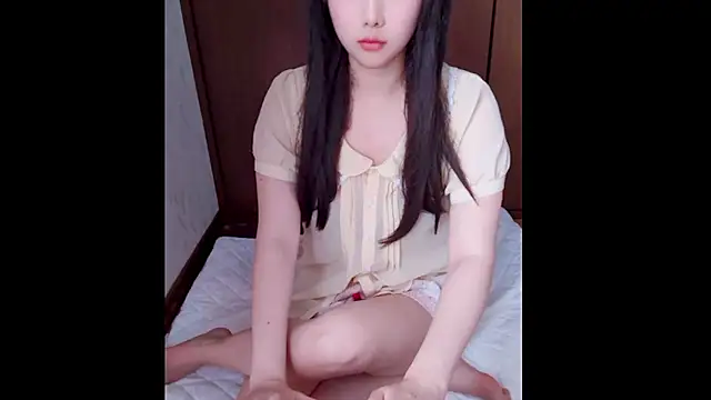 Snapshot of Anne-japanese- chatting on July 9, 12:48 am Anne-japanese- online show from July 9, 12:48 am