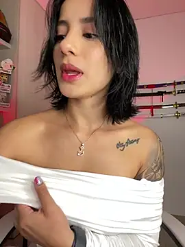 Snapshot of Ale_Lewis chatting on January 25, 11:43 pm Ale Lewis online show from January 25, 11:43 pm