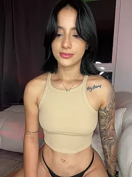 Snapshot of Ale_Lewis chatting on February 14, 11:53 pm Ale Lewis online show from February 14, 11:53 pm