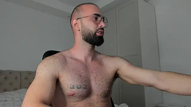 MichaelMasterss online show from June 24, 5:45 pm