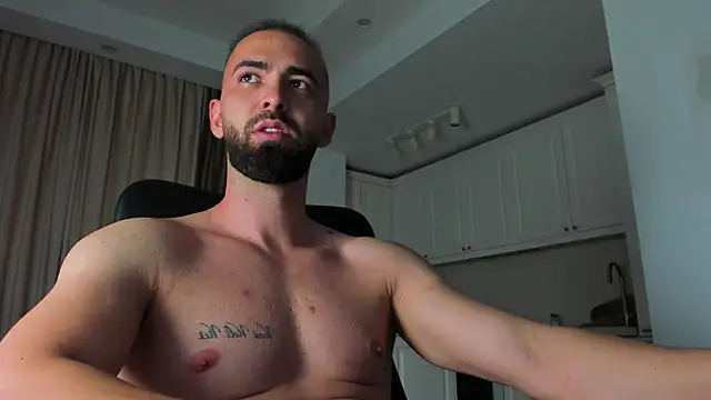 MichaelMasterss online show from August 3, 8:01 pm
