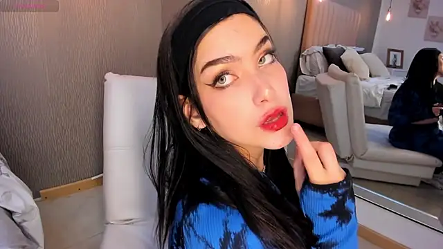 Alexa Thaylor  online show from March 19, 5:39 pm