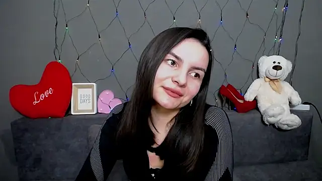 JasmineAsha online show from February 3, 9:20 pm