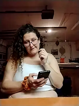 Snapshot of MissMagicMushroom chatting on December 10, 5:50 am MissMagicMushroom online show from December 10, 5:50 am