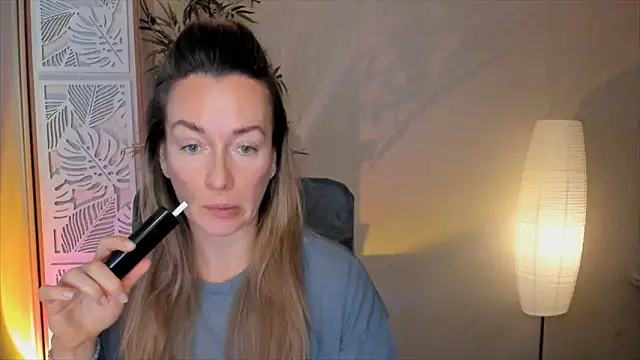 RebeccaMartinez online show from February 6, 5:45 am