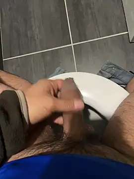 Snapshot of mattexhibe chatting on March 8, 11:18 pm mattexhibe online show from March 8, 11:18 pm