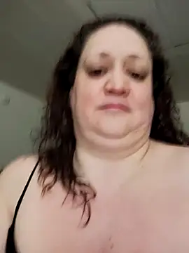 Snapshot of moonlightprincess0611 chatting on March 4, 9:00 pm moonlightprincess0611 online show from March 4, 9:00 pm