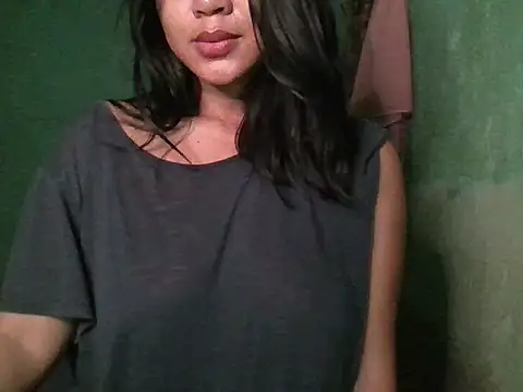 Snapshot of _smiling4u_ chatting on October 21, 2:29 pm smiling4u online show from October 21, 2:29 pm