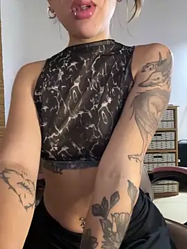 LittleBabyCat22 online show from May 14, 3:24 am