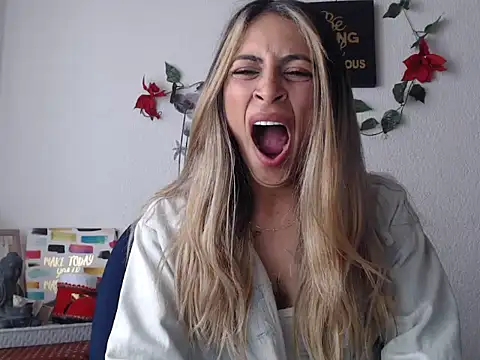 Liamiler01  online show from March 20, 12:11 pm