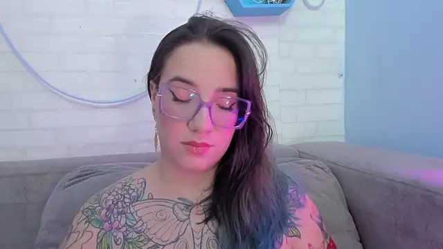 Snapshot of DEVA_BLUE_ chatting on February 10, 12:41 am DEVA BLUE  online show from February 10, 12:41 am