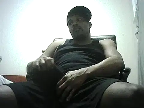 Snapshot of ThugDick79 chatting on December 20, 7:39 pm ThugDick79 online show from December 20, 7:39 pm