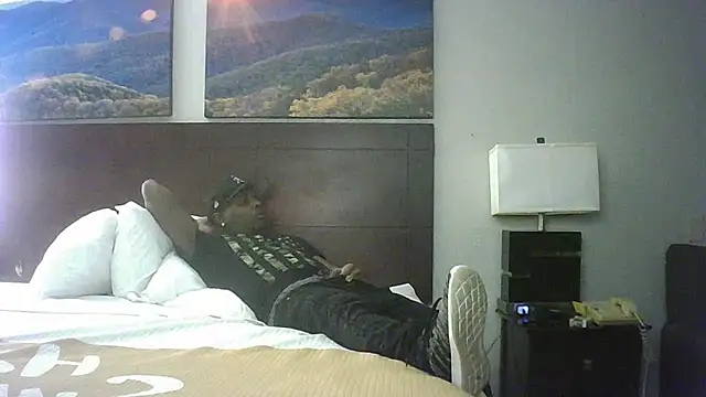 Snapshot of ThugDick79 chatting on March 2, 6:37 am ThugDick79 online show from March 2, 6:37 am