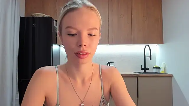 Olivia Bells online show from December 16, 9:20 pm