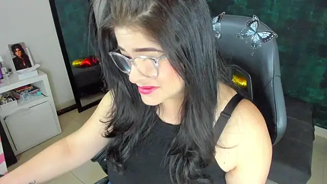 BellaFlaming online show from December 23, 11:04 am