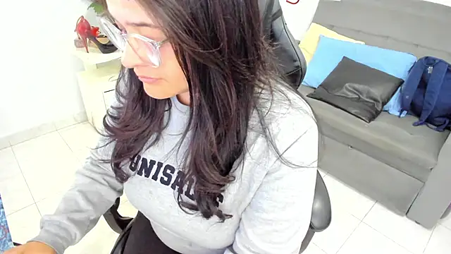 BellaFlaming online show from February 21, 2:59 pm