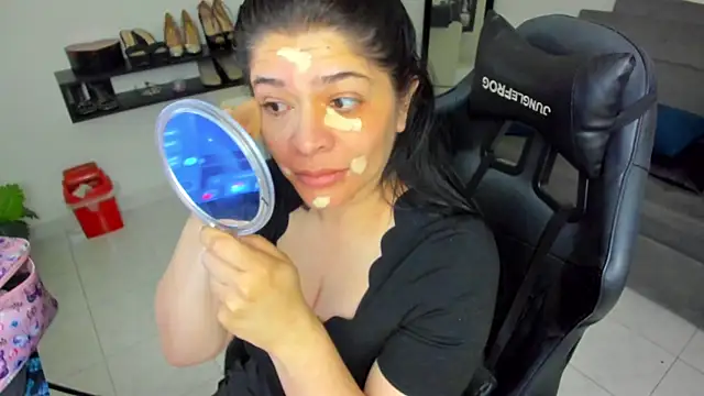 BellaFlaming online show from November 17, 12:22 pm