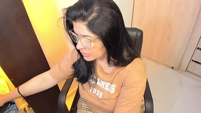 BellaFlaming online show from May 27, 10:12 am