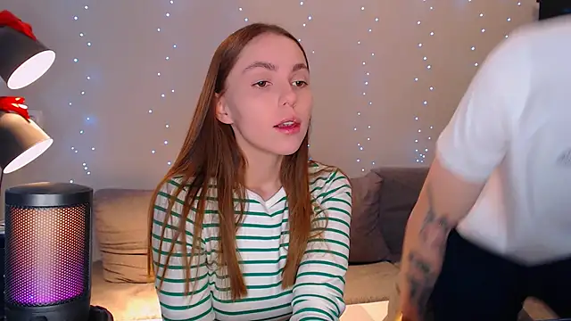 juliaanddima online show from February 20, 7:01 am