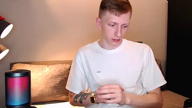 juliaanddima online show from October 23, 9:02 pm