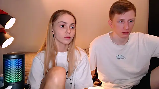 juliaanddima online show from November 17, 9:20 pm