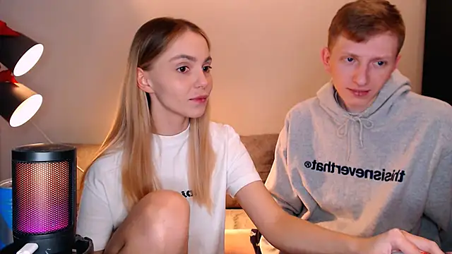 juliaanddima online show from November 21, 8:46 am