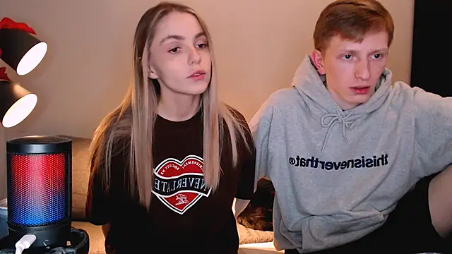 juliaanddima online show from December 14, 10:36 pm