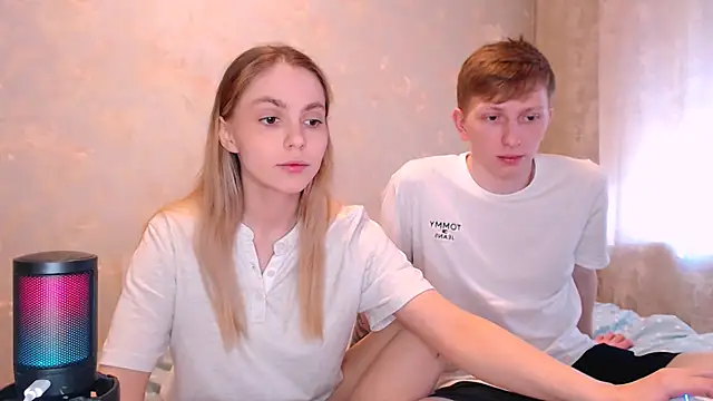 juliaanddima online show from February 18, 8:21 am