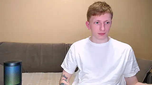 juliaanddima online show from March 30, 7:09 am