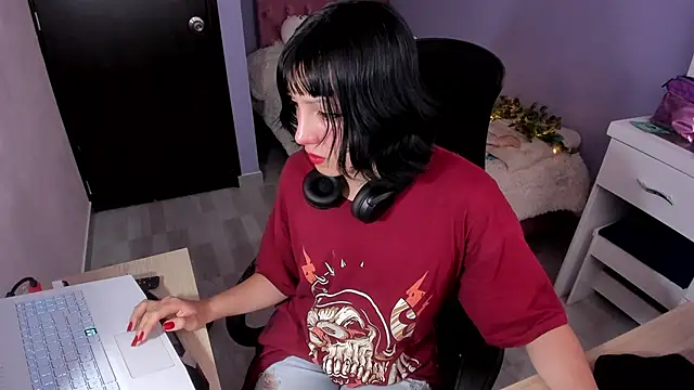 Snapshot of Room312_ chatting on December 12, 10:09 pm Room312  online show from December 12, 10:09 pm