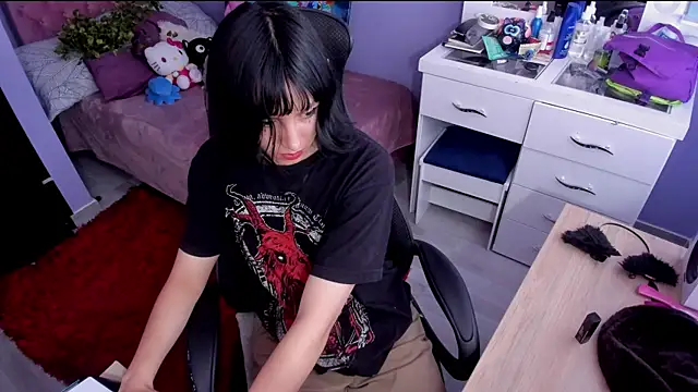 Snapshot of Room312_ chatting on January 22, 1:42 pm Room312  online show from January 22, 1:42 pm