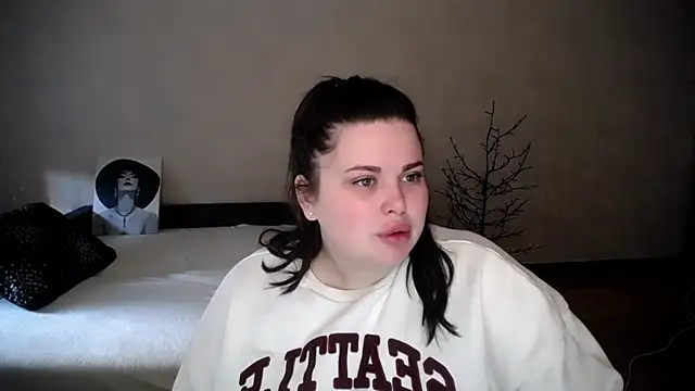 Emily Mo online show from April 5, 5:37 am