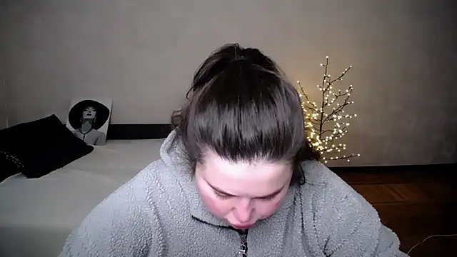 Emily Mo online show from April 10, 6:29 am