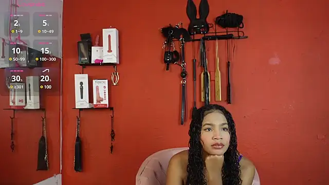 Anais aradia online show from December 5, 9:17 pm