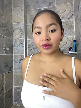 Anais aradia online show from April 15, 5:25 am