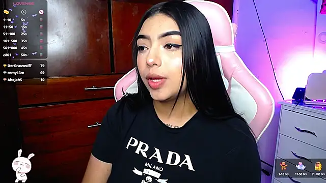 eva six online show from December 9, 11:45 pm